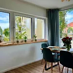 公寓 Neu In Stilvolles Mit Balkon, Kueche & Parkplatz *