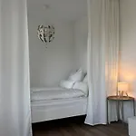 Neu In Stilvolles Mit Balkon, Kueche & Parkplatz 公寓