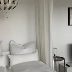 Neu In Stilvolles Mit Balkon, Kueche & Parkplatz 公寓 德累斯顿