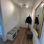 Neu In Stilvolles Mit Balkon, Kueche & Parkplatz 公寓 德累斯顿