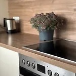 公寓 Neu In Stilvolles Mit Balkon, Kueche & Parkplatz 德累斯顿