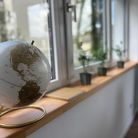 Neu In Stilvolles Mit Balkon, Kueche & Parkplatz 아파트