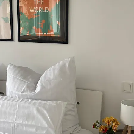 Neu In Stilvolles Mit Balkon, Kueche & Parkplatz Apartamento