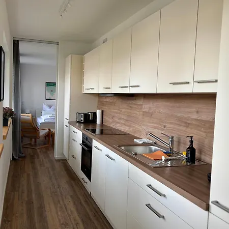 Neu In Stilvolles Mit Balkon, Kueche & Parkplatz