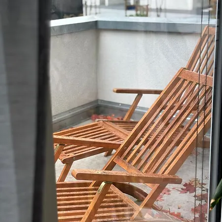 Apartamento Neu In Stilvolles Mit Balkon, Kueche & Parkplatz *