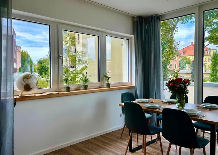 Apartament Neu In Stilvolles Mit Balkon, Kueche & Parkplatz *