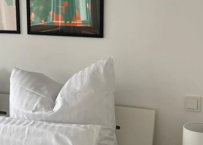 Neu In Stilvolles Mit Balkon, Kueche & Parkplatz Apartament