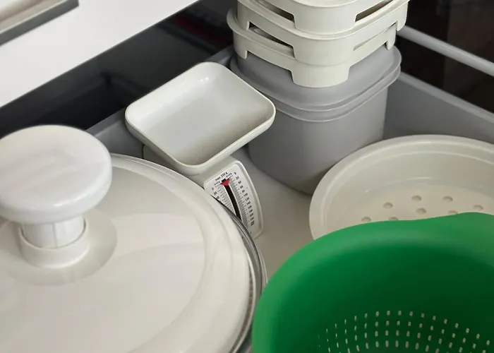 Apartament Neu In Stilvolles Mit Balkon, Kueche & Parkplatz