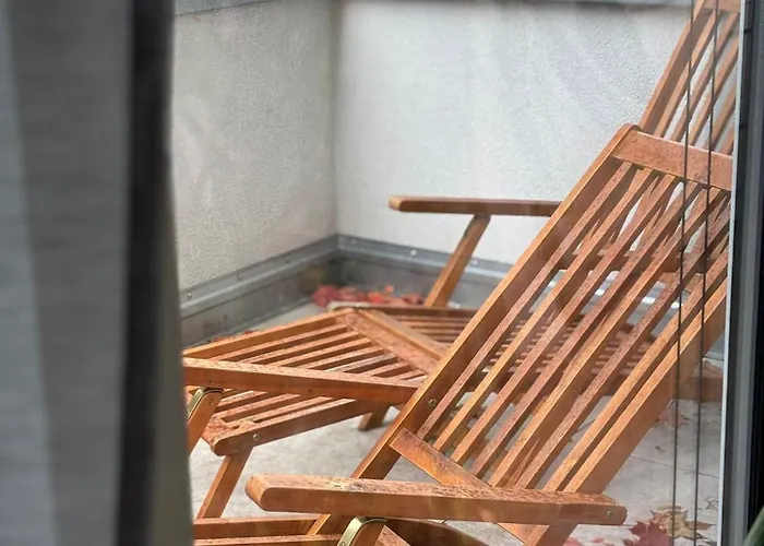 Apartament Neu In Stilvolles Mit Balkon, Kueche & Parkplatz *