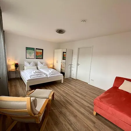 דירה Neu In Stilvolles Mit Balkon, Kueche & Parkplatz *