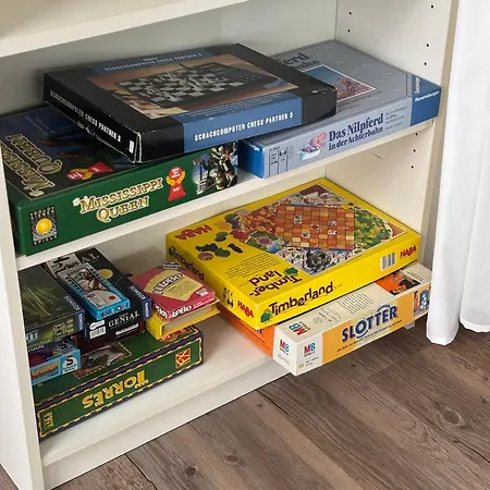 Neu In Stilvolles Mit Balkon, Kueche & Parkplatz * דרזדן