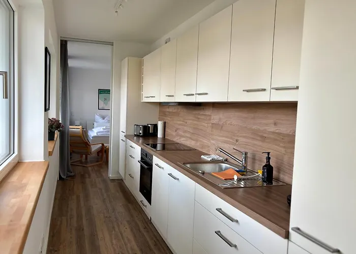 Neu In Stilvolles Mit Balkon, Kueche & Parkplatz