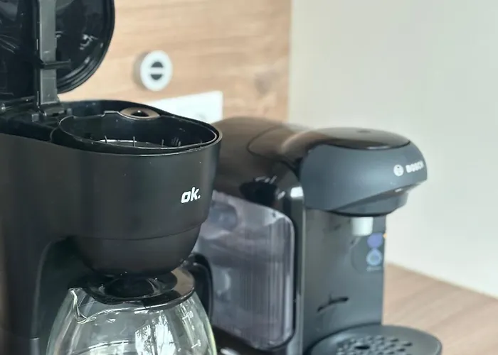 Neu In Stilvolles Mit Balkon, Kueche & Parkplatz